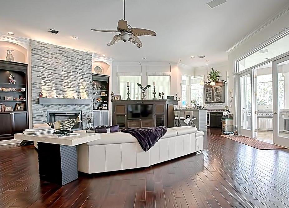 Luxury Lake Living Prestigious Estate Home for Sale in Okahumpka, FL